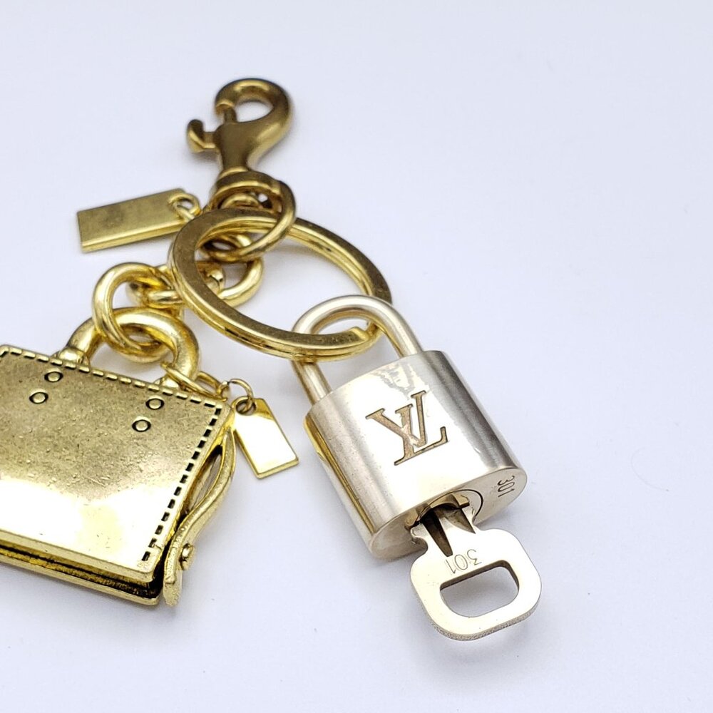 Louis Vuitton Authentic Gold Lock 🔒Unbranded Bag Keychain Charm for Bags - Picture 9 of 14
